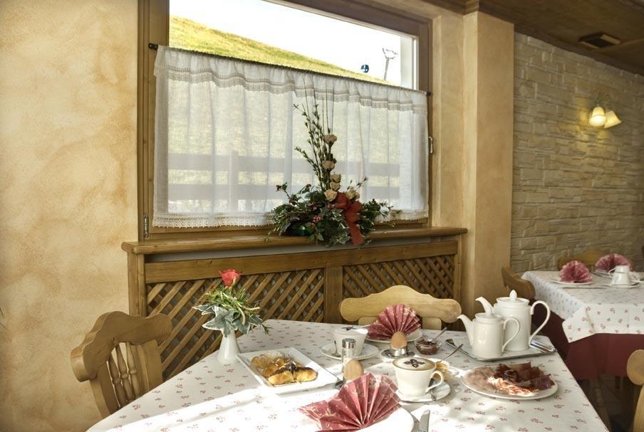 Hotel Costanza Mountain Holiday Livigno Luaran gambar