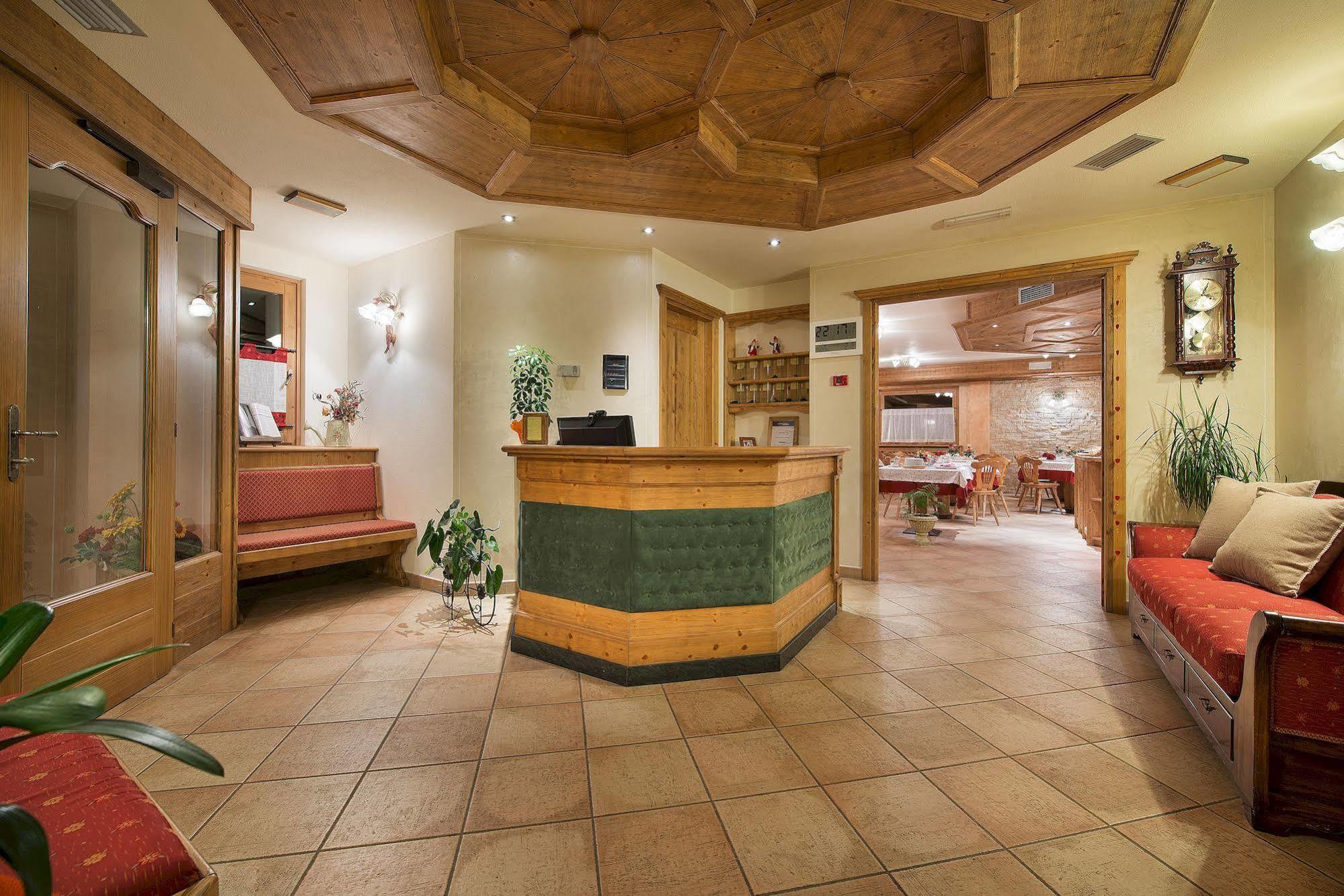 Hotel Costanza Mountain Holiday Livigno Luaran gambar