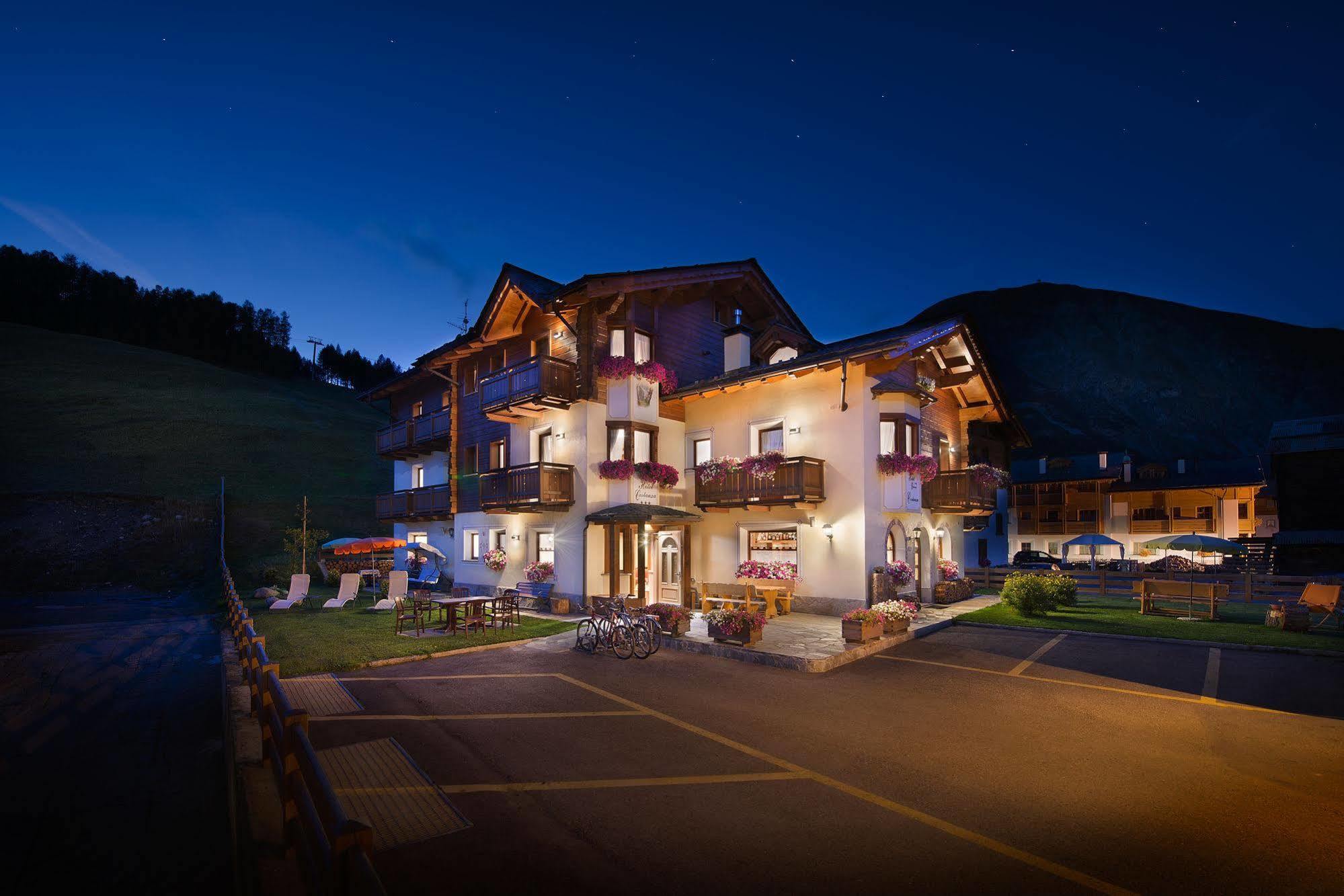 Hotel Costanza Mountain Holiday Livigno Luaran gambar